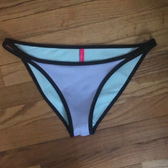 Victoria Secrets Bikini Bottom - Picture 2 of 7